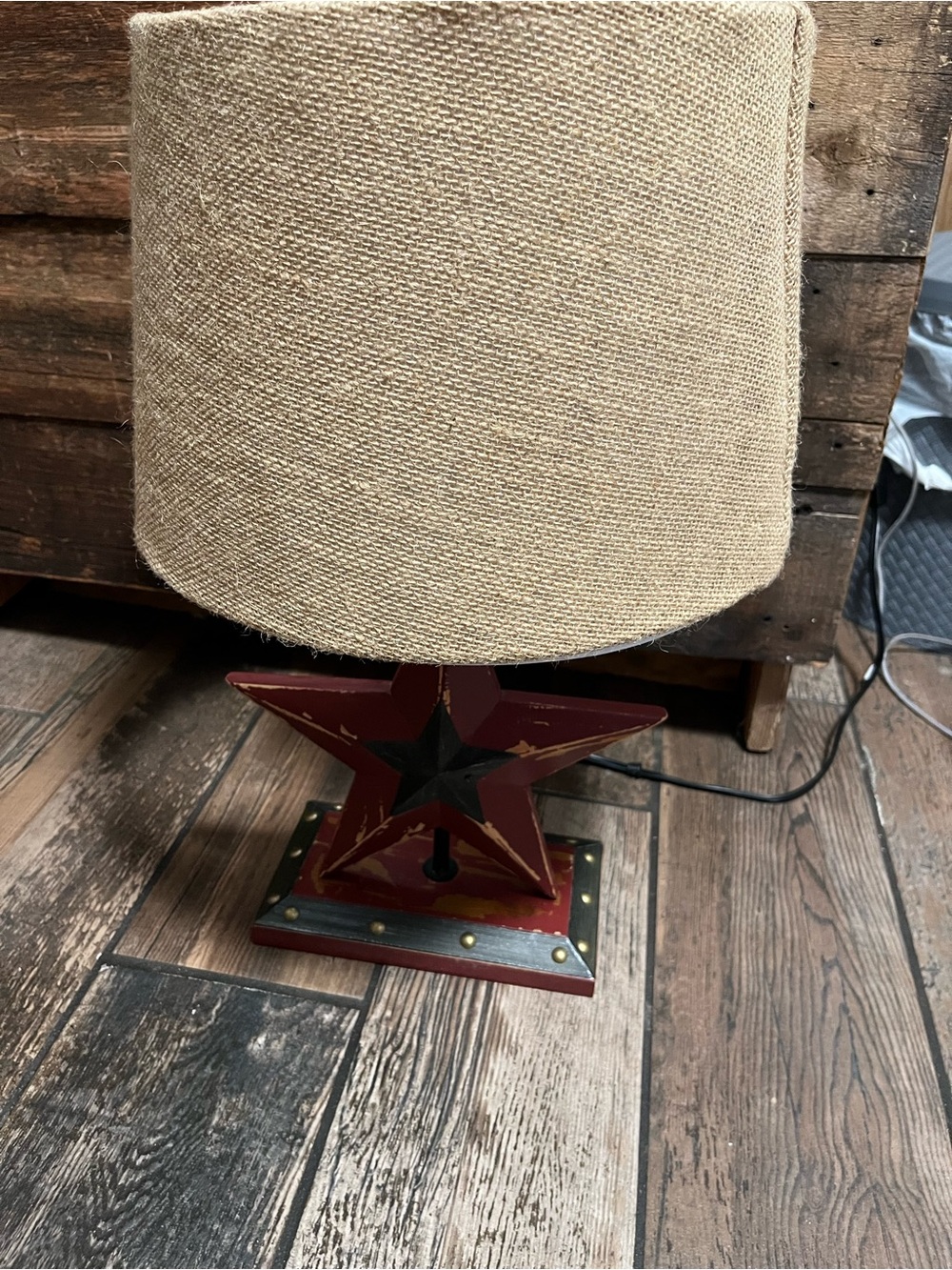 Rustic Red Star Table Lamp - Picture 2 of 6